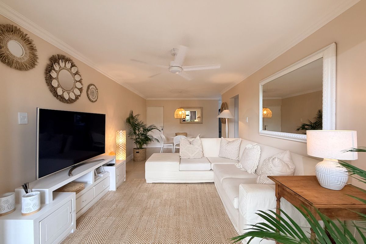 Modern Coastal Retreat - Photo 3