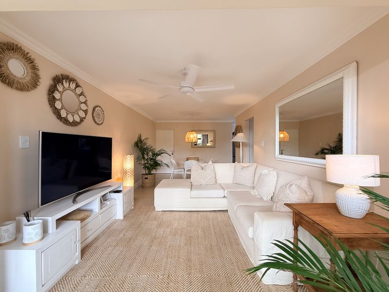 Modern Coastal Retreat - Photo 3