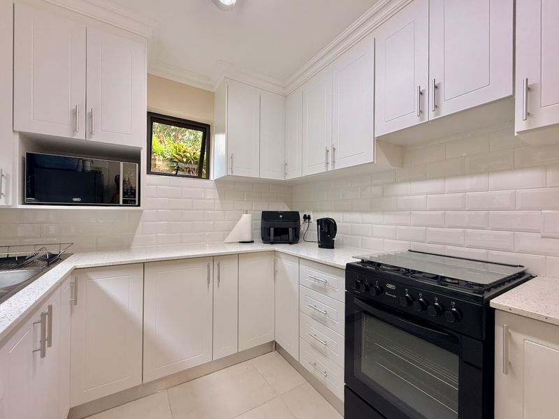 Modern Coastal Retreat - Photo 9