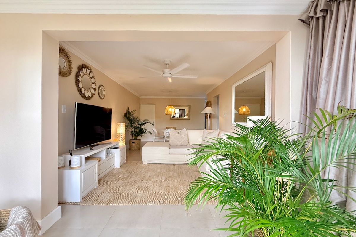 Modern Coastal Retreat - Photo 2