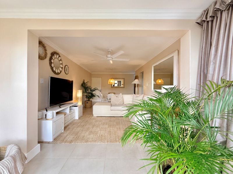 Modern Coastal Retreat - Photo 2