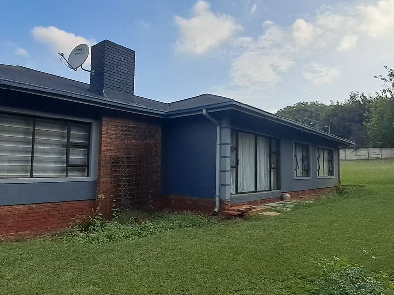 Stunning 3-bedroom home in Signal Hill, Newcastle—perfect for families seeking comfort and style! - Photo 3