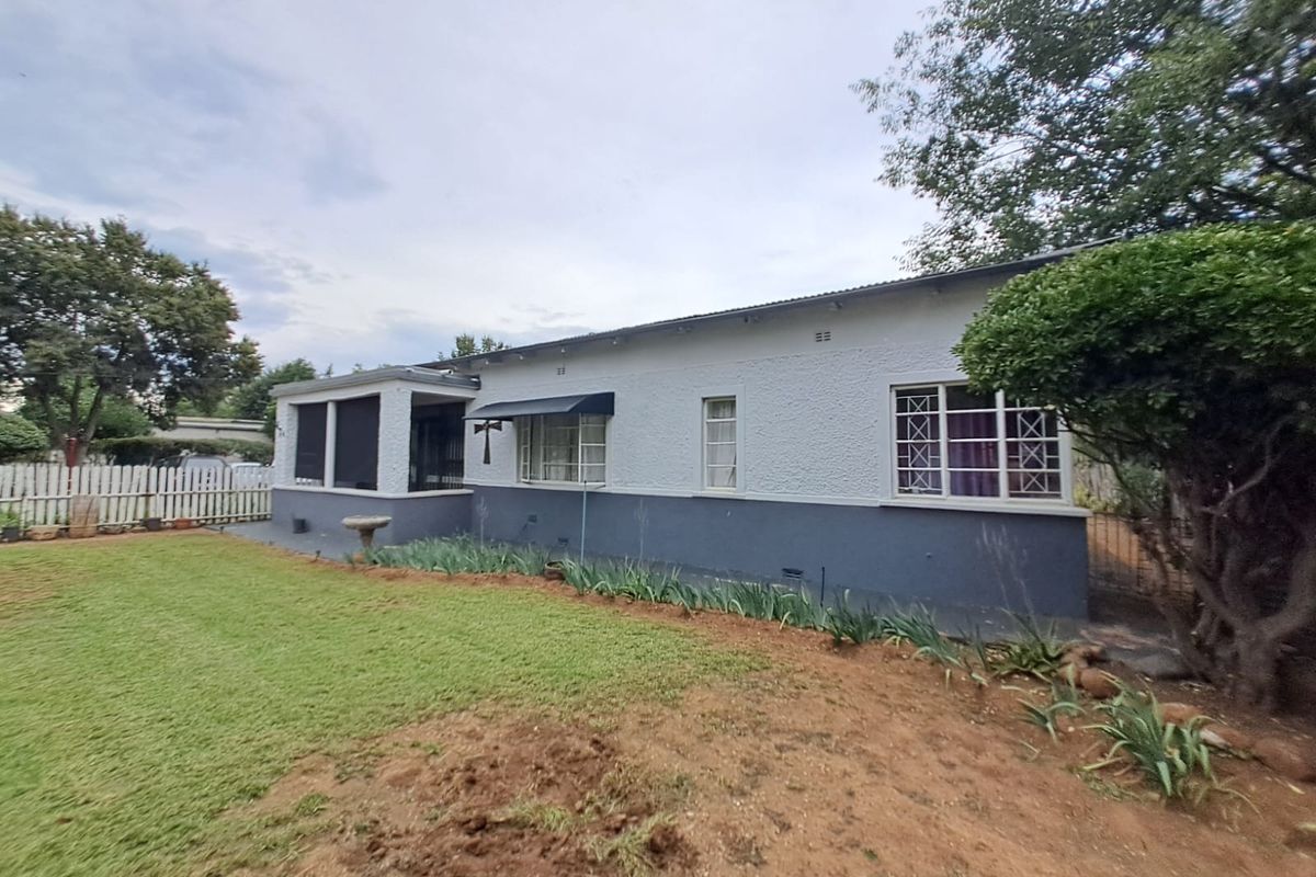 Turnkey Opportunity: Spacious Home with Profitable Business - Photo 3