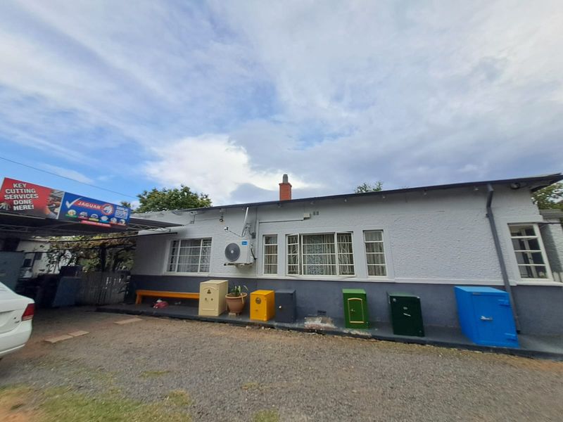 Turnkey Opportunity: Spacious Home with Profitable Business - Photo 2