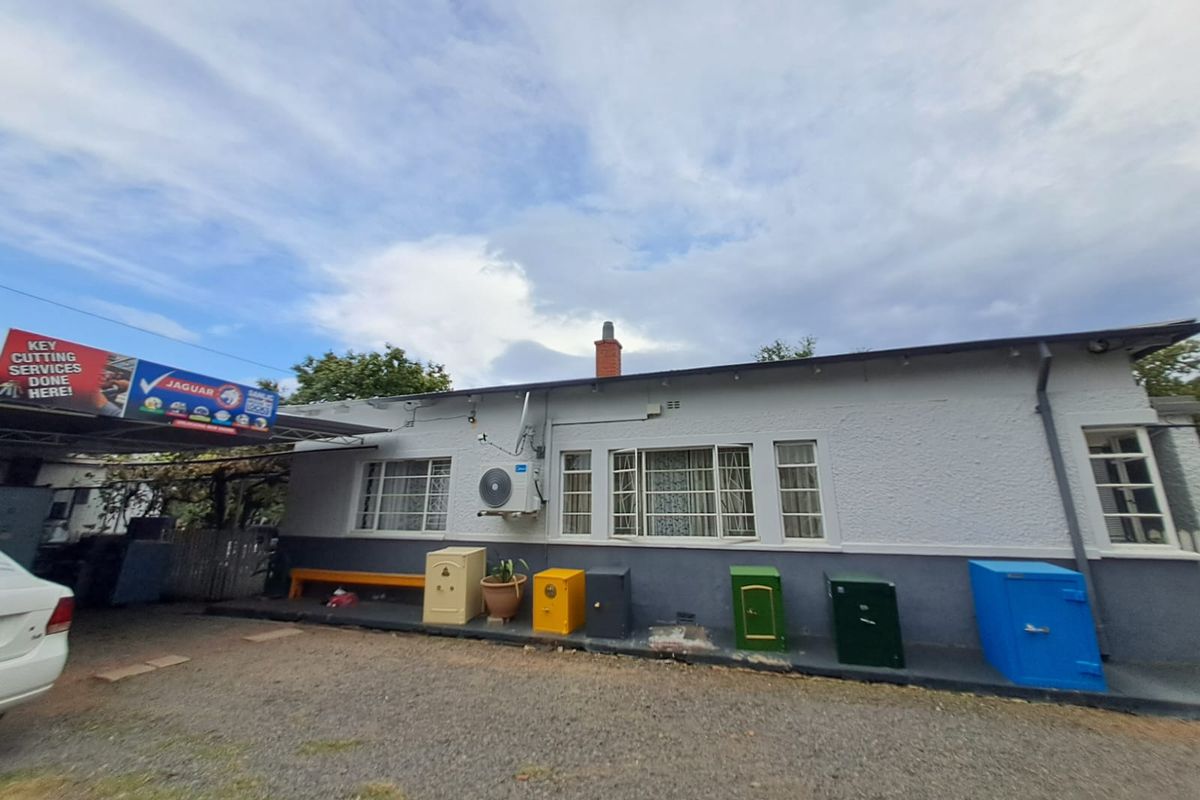 Turnkey Opportunity: Spacious Home with Profitable Business - Photo 2