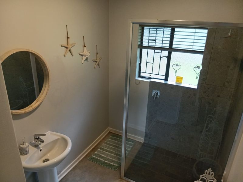 Spacious Family Home in Prime Bo-Dorp Location - Photo 10