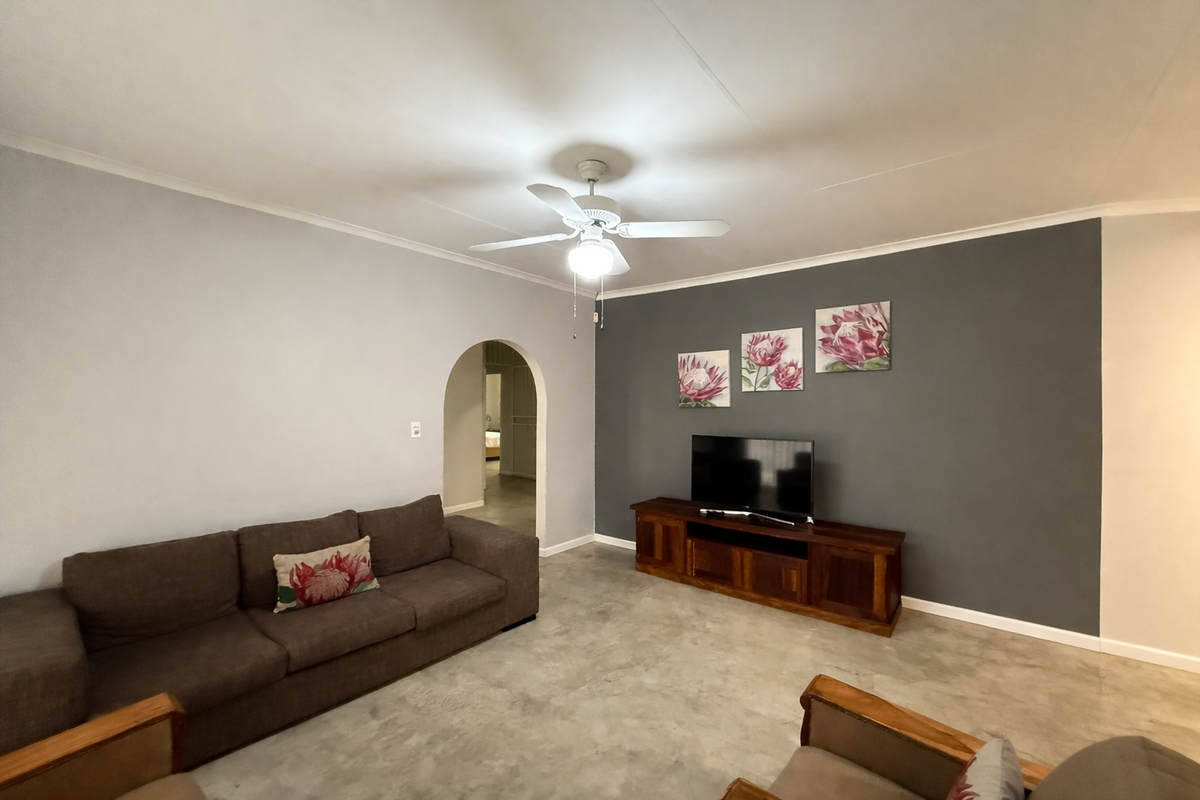 Spacious Family Home in Prime Bo-Dorp Location - Photo 5