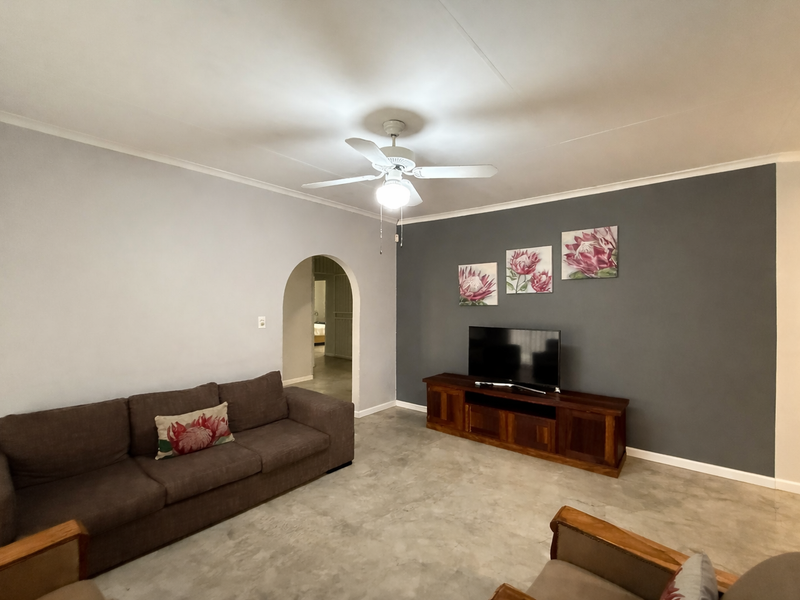 Spacious Family Home in Prime Bo-Dorp Location - Photo 5