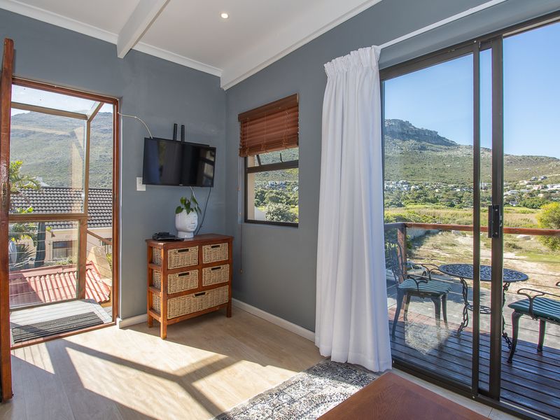 Cozy 1‐Bed Apartment Above Garage – Perfect for a Single Professional or Young Couple - Photo 9