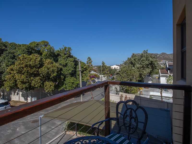Cozy 1‐Bed Apartment Above Garage – Perfect for a Single Professional or Young Couple - Photo 3