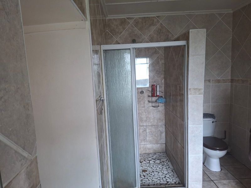 A Family Home with Hidden Potential & Lifestyle Living - Photo 7