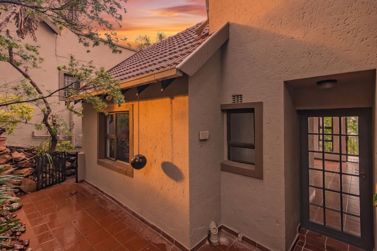 Charming Townhouse For Sale With Scenic Views - Photo 2