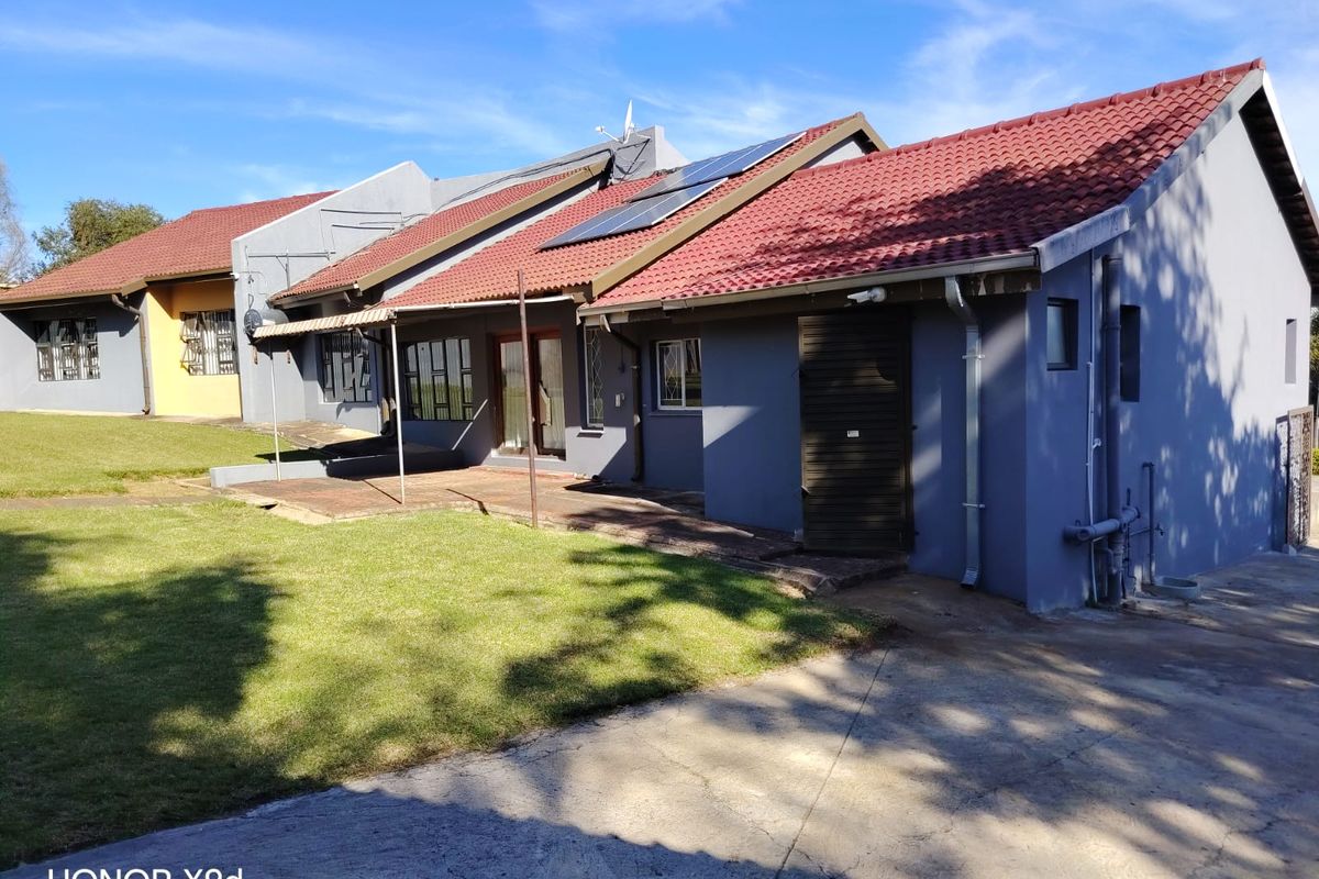 4 bedroom house for sale - Photo 2