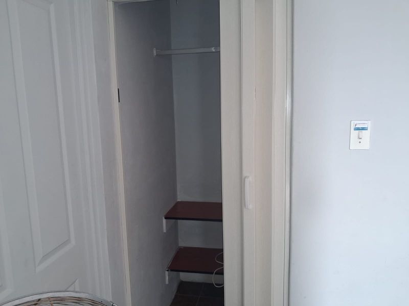 Unit 3 - Furnished Bachelor Apartment in Exclusive Gonubie North Establishment - Photo 8