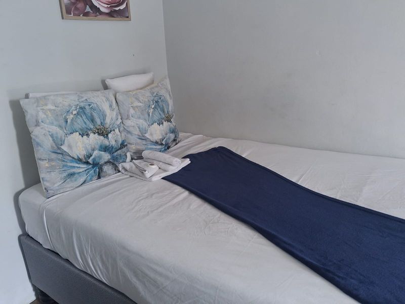 Unit 3 - Furnished Bachelor Apartment in Exclusive Gonubie North Establishment - Photo 3