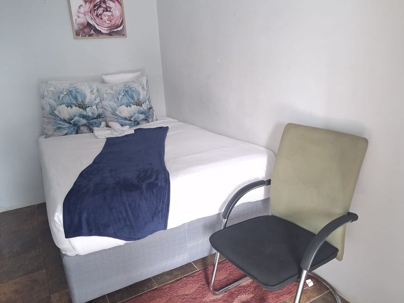 Unit 3 - Furnished Bachelor Apartment in Exclusive Gonubie North Establishment - Photo 2