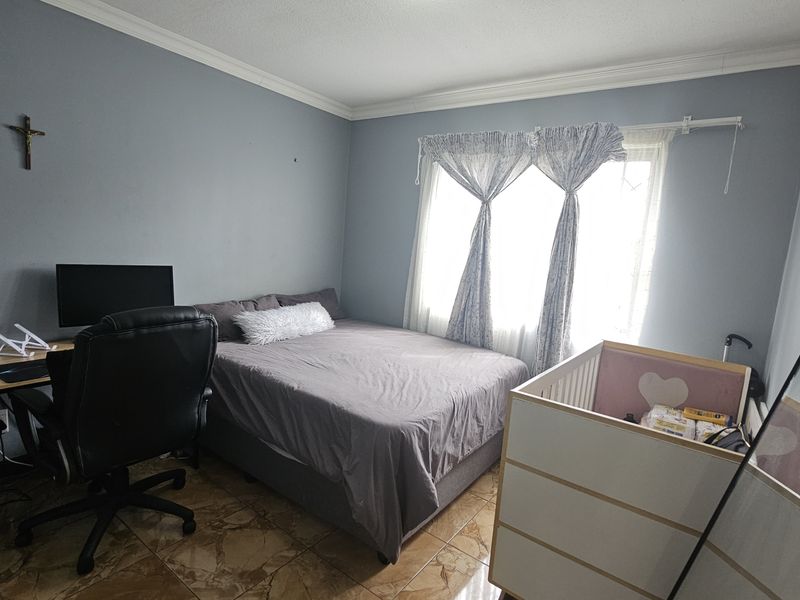 Perfect Starter Home or Investment Opportunity in Villa D’Alegria - Photo 8