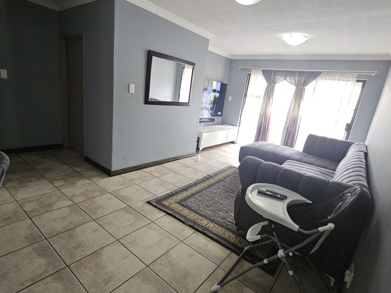 Perfect Starter Home or Investment Opportunity in Villa D’Alegria - Photo 6