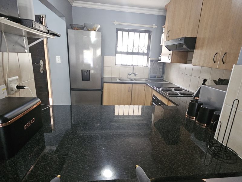 Perfect Starter Home or Investment Opportunity in Villa D’Alegria - Photo 2