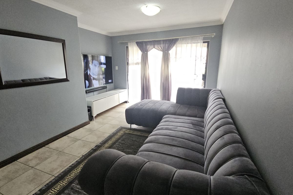 Perfect Starter Home or Investment Opportunity in Villa D’Alegria - Photo 5