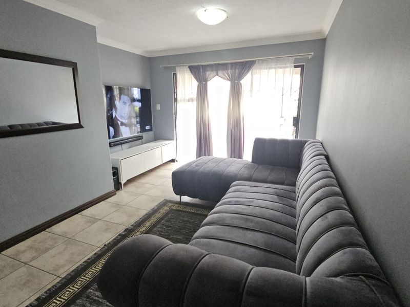 Perfect Starter Home or Investment Opportunity in Villa D’Alegria - Photo 5