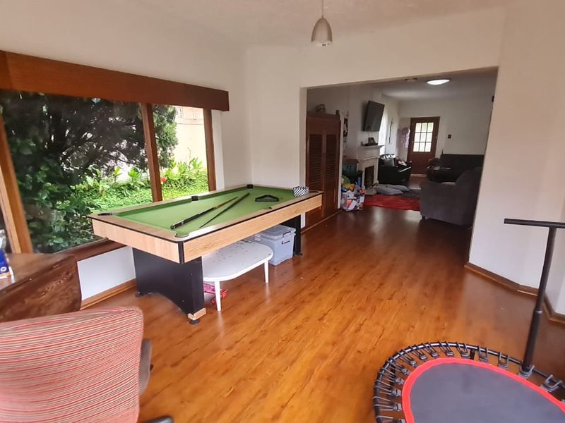 Solar-Powered Living in Highway Gardens - Photo 6