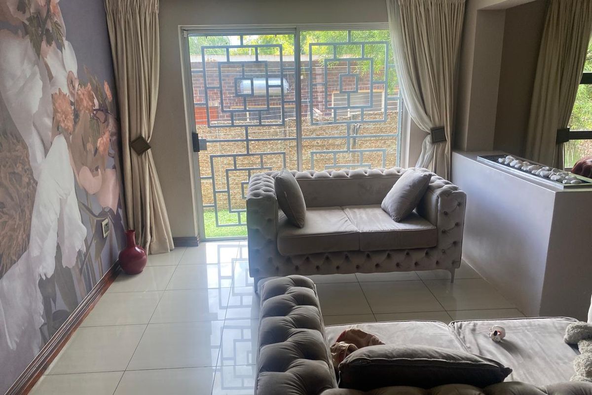 Sophisticated Double-Storey Sanctuary in Illiondale’s Deluxe Complex - Photo 4