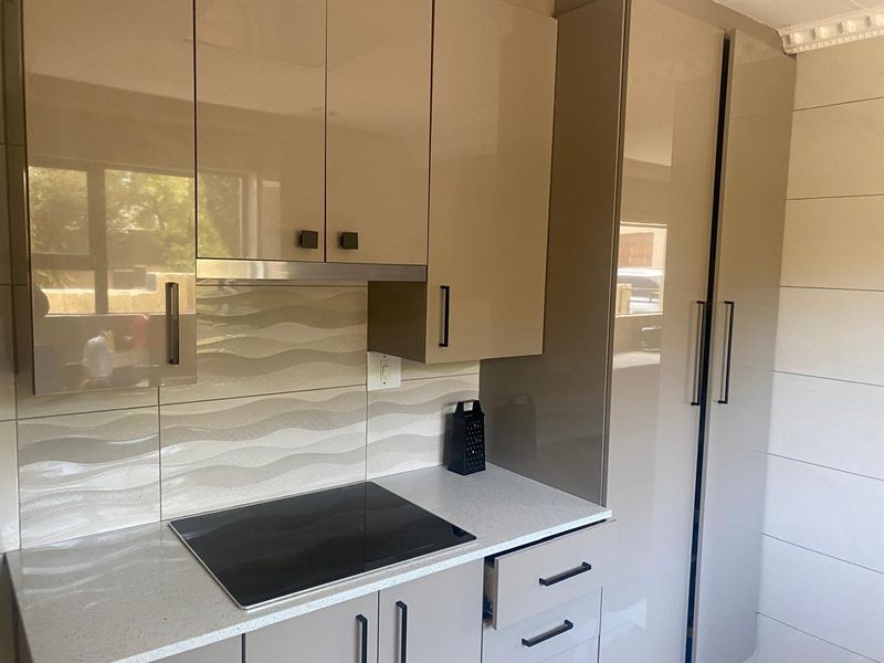 Sophisticated Double-Storey Sanctuary in Illiondale’s Deluxe Complex - Photo 8