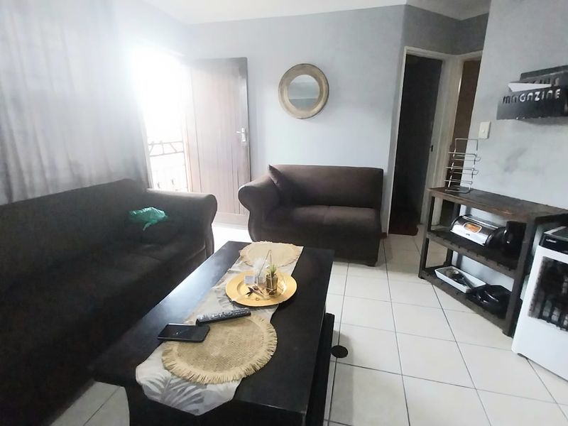 3 bedroom family home in Amalinda - Photo 2