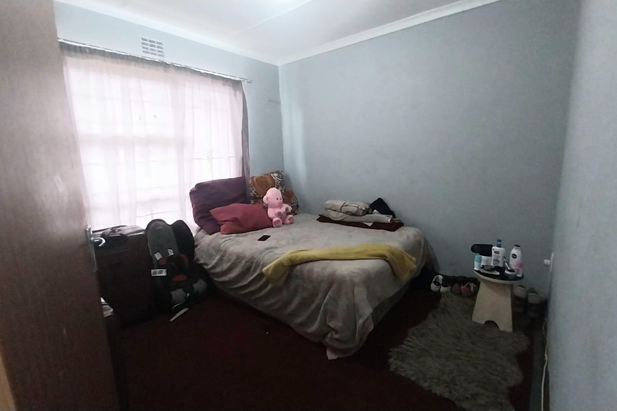 3 bedroom family home in Amalinda - Photo 5