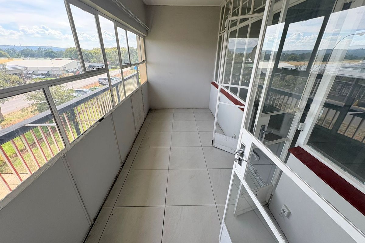 Flat Rental Monthly In Newcastle - Photo 3