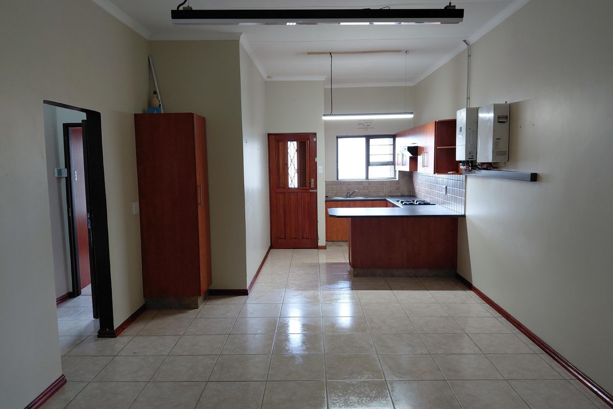 2 Bedroom apartment for sale! - Photo 4
