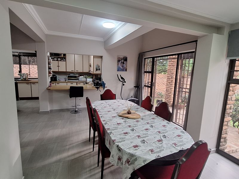 Beautiful townhouse - Photo 6