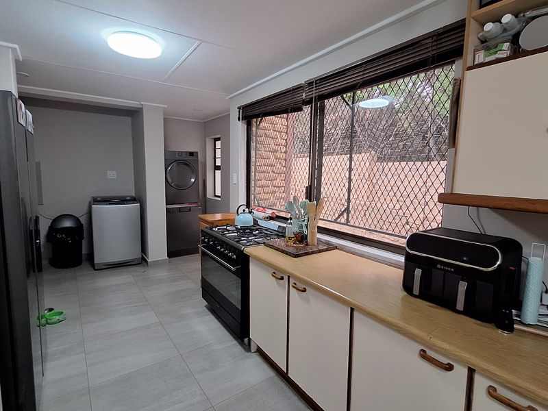 Beautiful townhouse - Photo 8