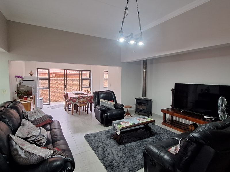 Beautiful townhouse - Photo 5