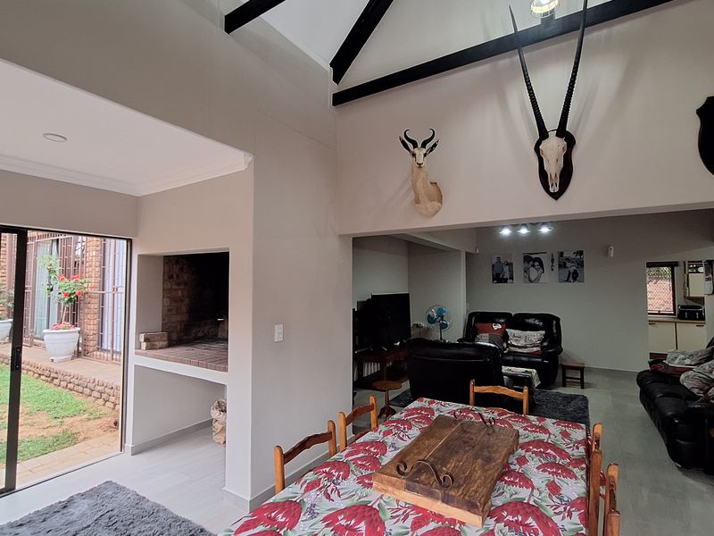 Beautiful townhouse - Photo 4