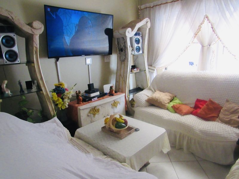 Modern 3-Bedroom Home in Secure Gated Community with Solar Geyser & CCTV - Photo 3