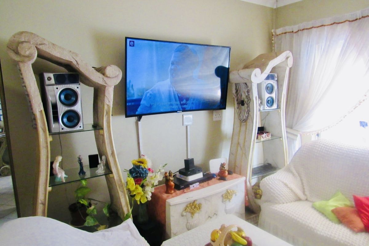 Modern 3-Bedroom Home in Secure Gated Community with Solar Geyser & CCTV - Photo 4