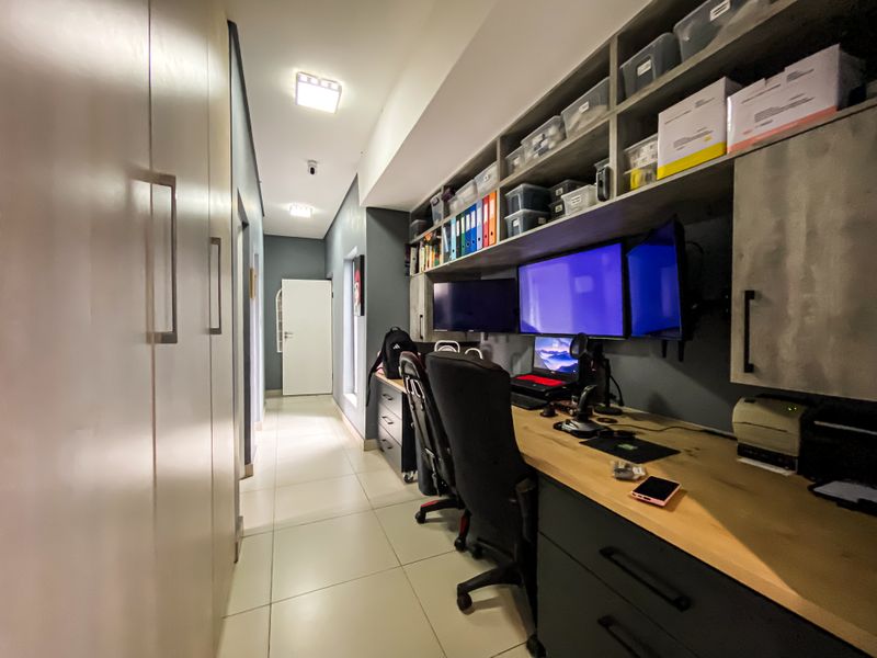 A Warm & Welcoming Family Haven - Photo 9