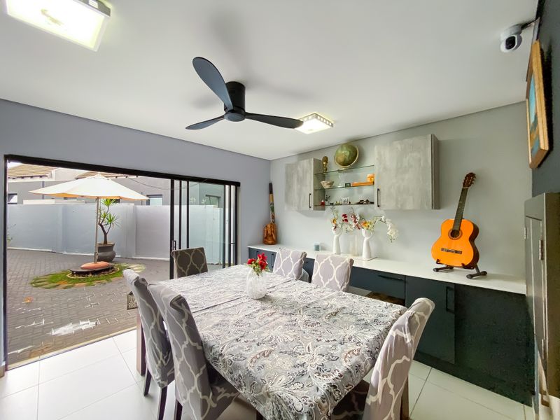 A Warm & Welcoming Family Haven - Photo 8