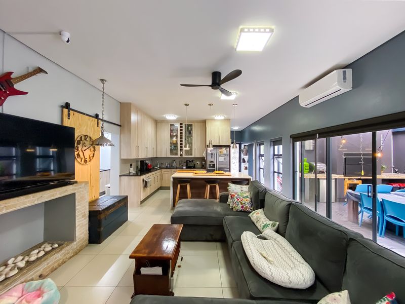 A Warm & Welcoming Family Haven - Photo 6