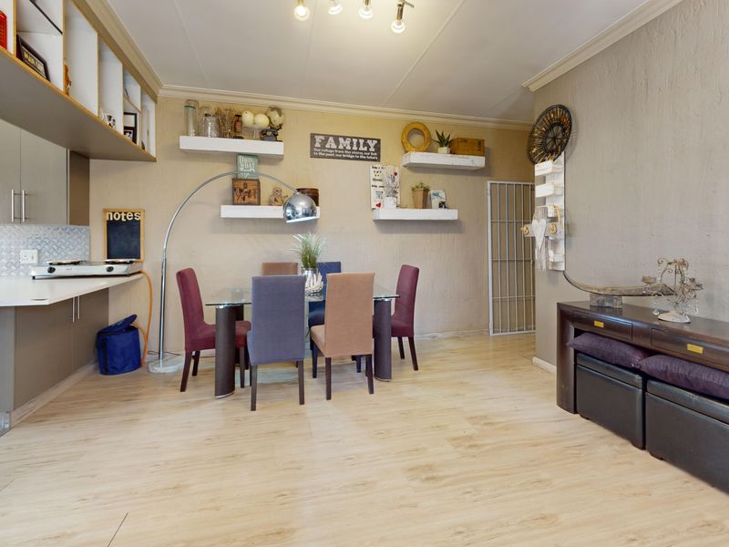 modern 3  bed simplex in  secure complex - Photo 5