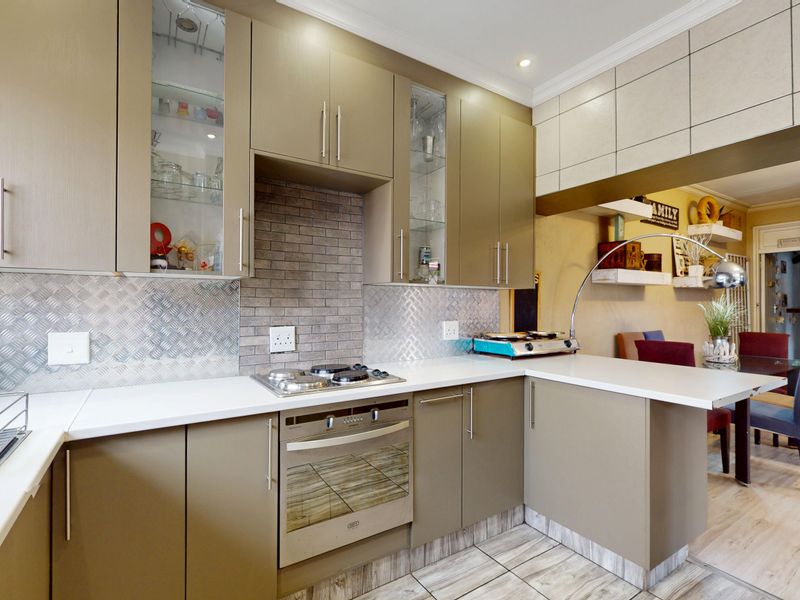 modern 3  bed simplex in  secure complex - Photo 10