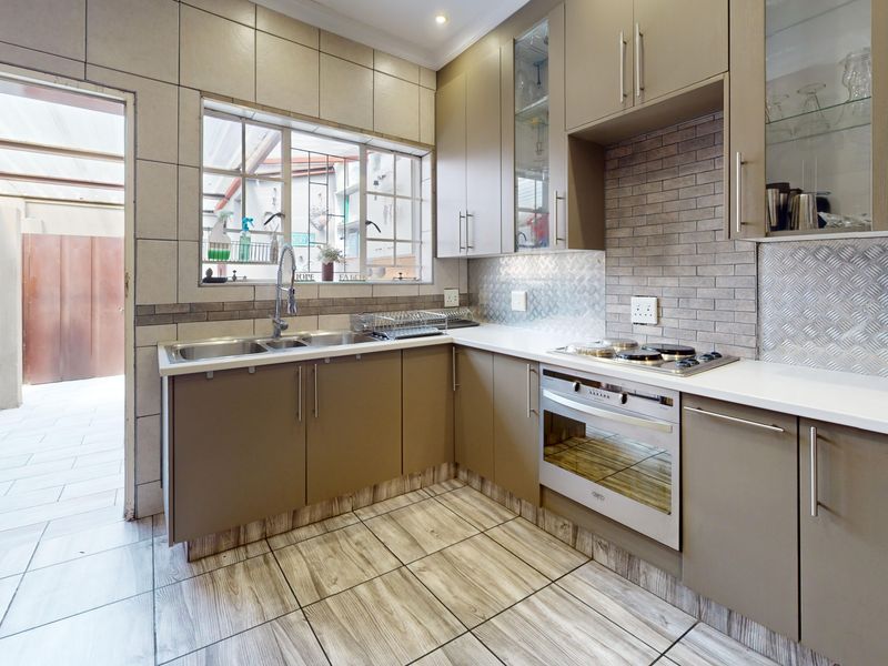 modern 3  bed simplex in  secure complex - Photo 9