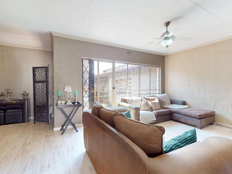 modern 3  bed simplex in  secure complex - Photo 3