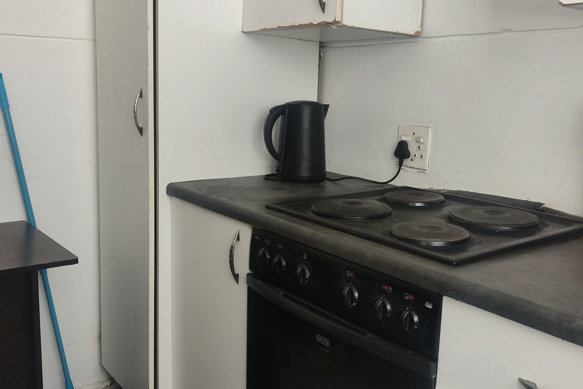 Charming apartment for sale in Sydenham, Gqeberha. Perfect for 1 time buyers or investors!! - Photo 4