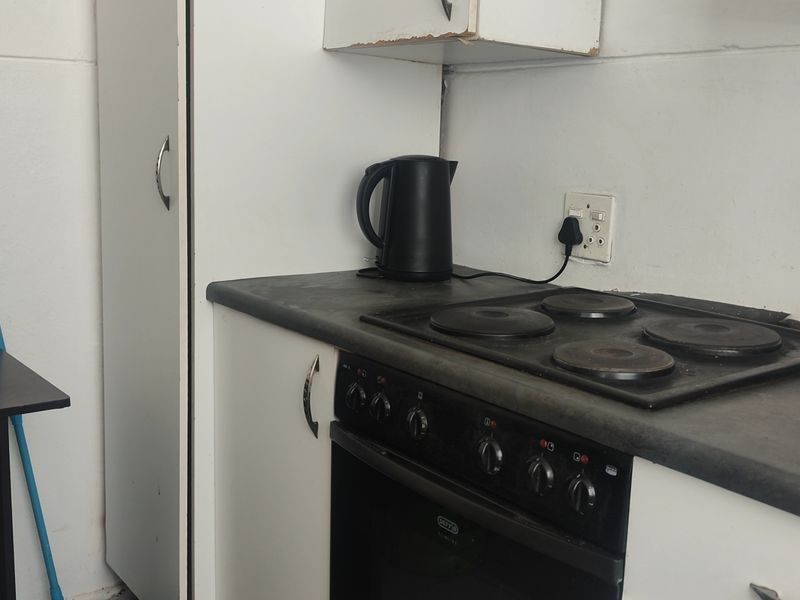 Charming apartment for sale in Sydenham, Gqeberha. Perfect for 1 time buyers or investors!! - Photo 4