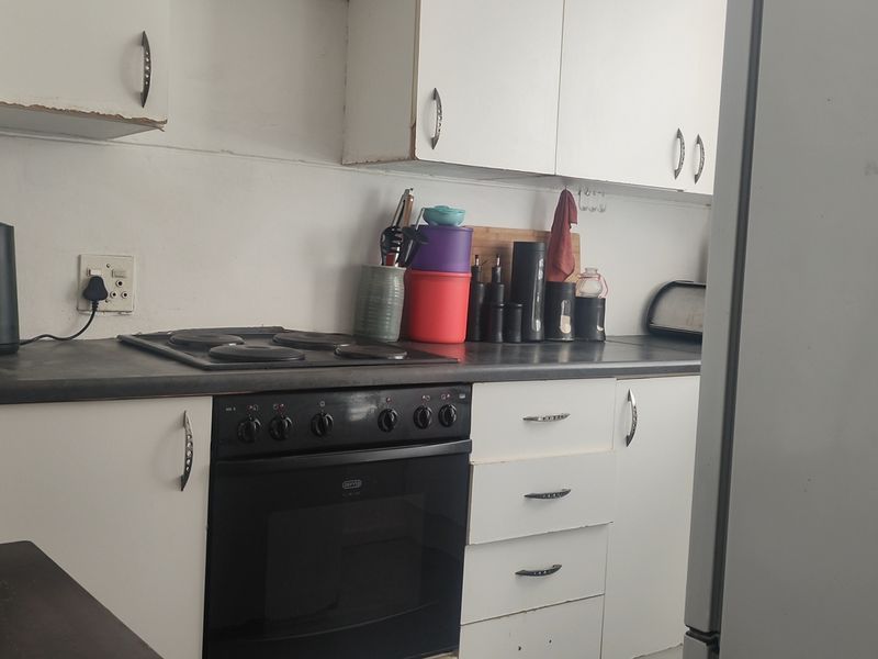 Charming apartment for sale in Sydenham, Gqeberha. Perfect for 1 time buyers or investors!! - Photo 3