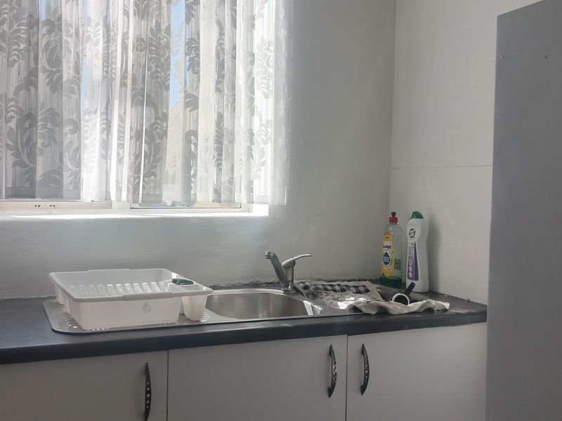 Charming apartment for sale in Sydenham, Gqeberha. Perfect for 1 time buyers or investors!! - Photo 5