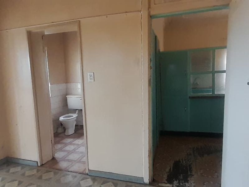 Golden oldie 3 bedroom for sale in Laversburg - Photo 10